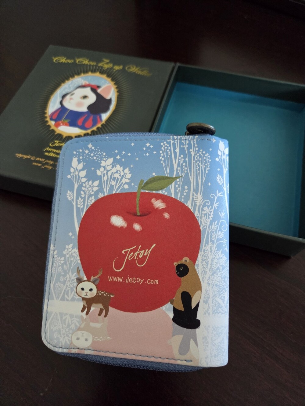 Jetoy Choo Choo Zip-Up Wallet - Picture 2 of 3